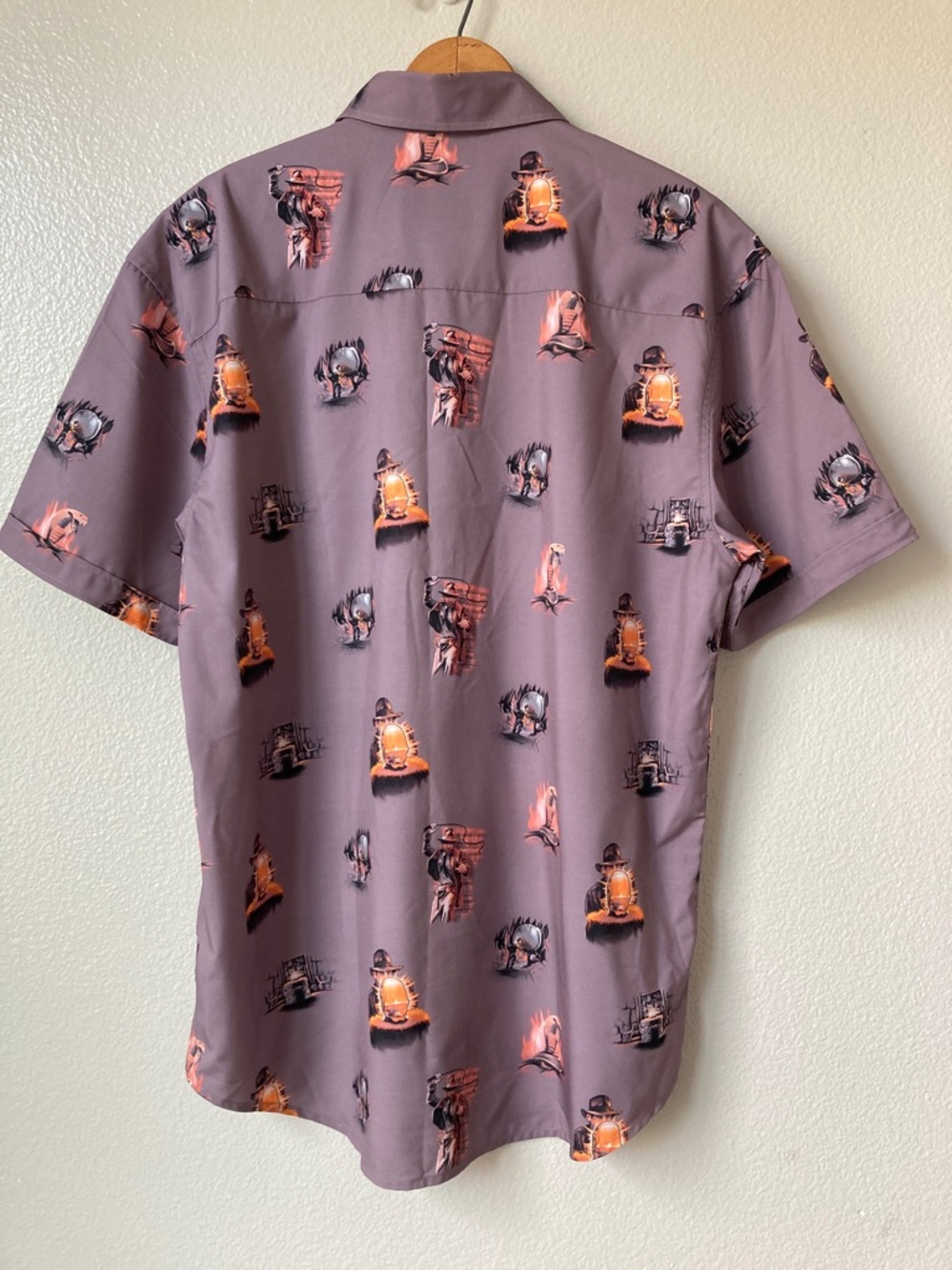 RSVLTS Indiana Jones Boulders, Snakes, and Idols Kunuflex Button Up Shirt sz L - Picture 3 of 10
